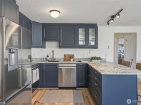 6513 24th Avenue NW 4, Seattle WA 98117