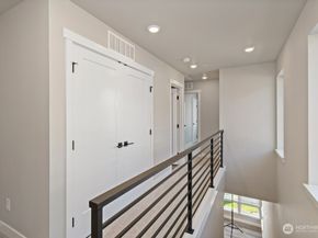 12814 66th Avenue S, Seattle WA 98178