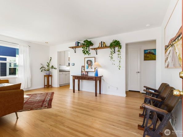 8633 36th Ave SW, Seattle WA 98126