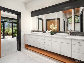 20113 SE 30th Street, Sammamish WA 98075