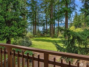20113 SE 30th Street, Sammamish WA 98075