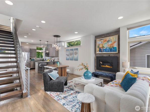 2227 NW 60TH Street B, Seattle WA 98107