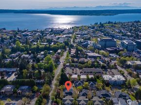 102 8th Lane 102, Kirkland WA 98033
