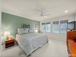 102 8th Lane 102, Kirkland WA 98033