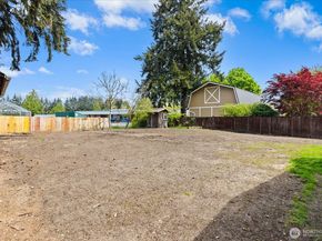 2111 201st Place SW, Lynnwood WA 98036