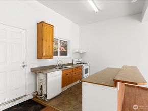 2111 201st Place SW, Lynnwood WA 98036