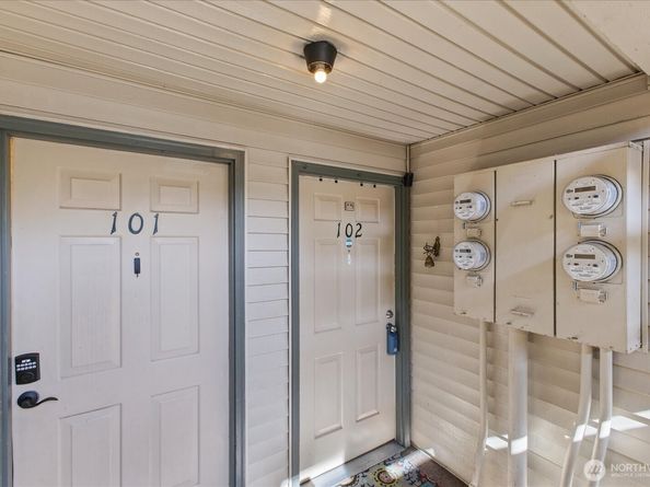 12221 100th Avenue NE B102, Kirkland WA 98034