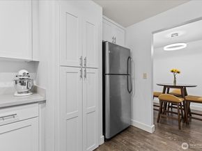 12221 100th Avenue NE B102, Kirkland WA 98034