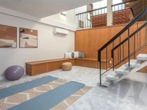18631 E Spring Lake Drive SE, Renton WA 98058
