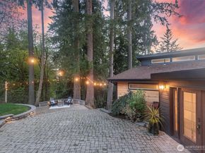 18631 E Spring Lake Drive SE, Renton WA 98058