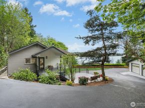 8953 NE 116th Place, Kirkland WA 98034