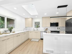8953 NE 116th Place, Kirkland WA 98034