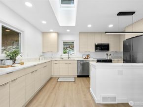 8953 NE 116th Place, Kirkland WA 98034