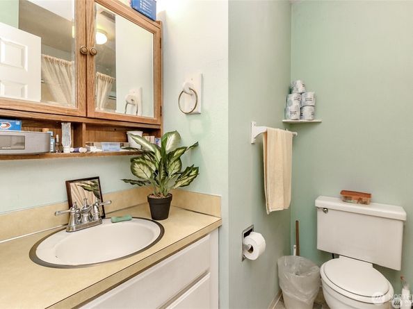 12501 SE 203 Place SE, Kent WA 98031