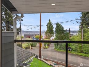 3021 Marine Drive, Bremerton WA 98312