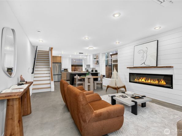 5011 Fauntleroy Way SW Unit A, Seattle WA 98136