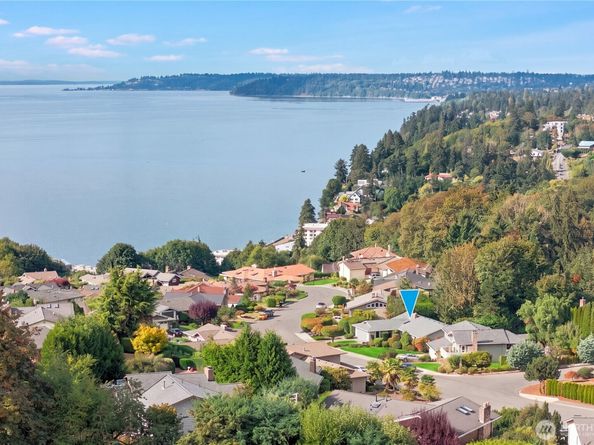 28650 11th Avenue S, Federal Way WA 98003