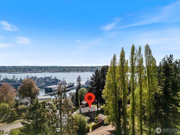 735 S Summit Avenue, Bremerton WA 98312