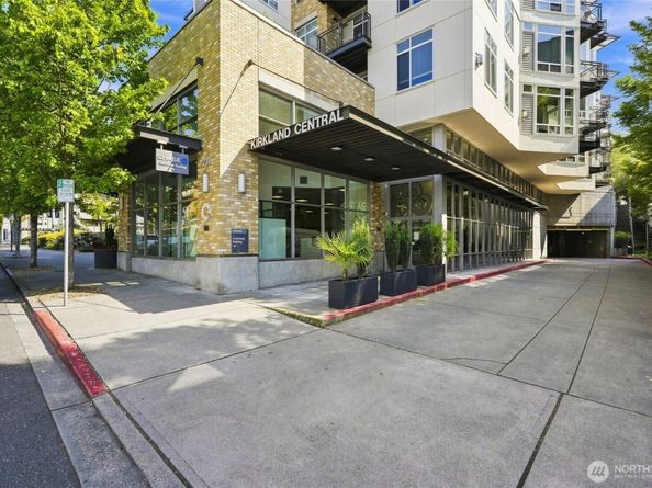 211 Kirkland Avenue 221, Kirkland WA 98033