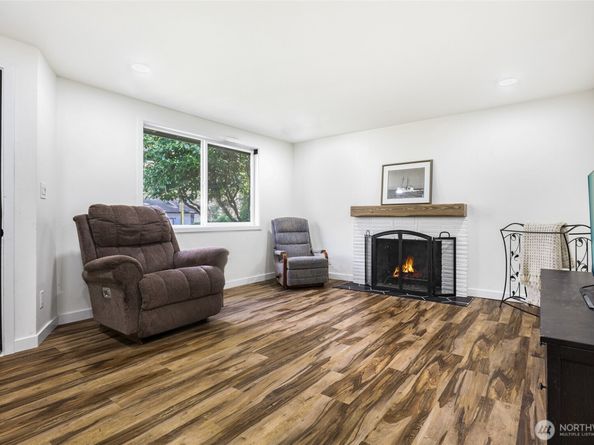 14517 Meridian Avenue N, Shoreline WA 98133