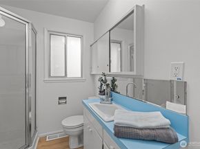 6120 Elaine Court, Bremerton WA 98312