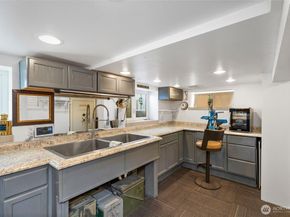 609 Shore DR, Bremerton WA 98310