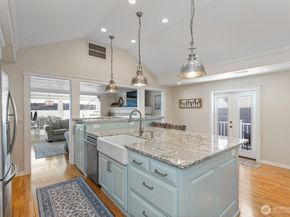 609 Shore DR, Bremerton WA 98310