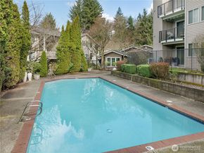 10016 NE 120th Lane F103, Kirkland WA 98034