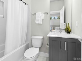 11416 117th Lane NE E004, Kirkland WA 98034