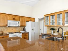 19424 2nd Drive SE B, Bothell WA 98012