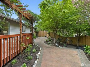19424 2nd Drive SE B, Bothell WA 98012