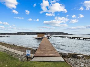 4701 NE Shore Place, Lake Forest Park WA 98155