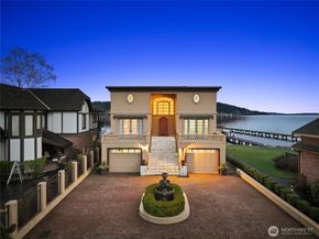 4701 NE Shore Place, Lake Forest Park WA 98155