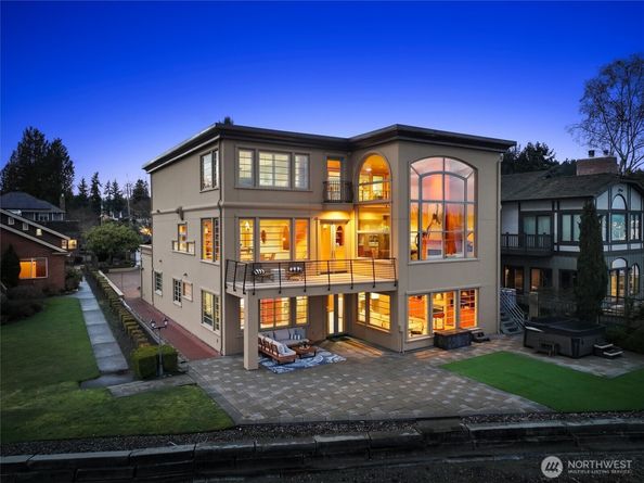 4701 NE Shore Place, Lake Forest Park WA 98155