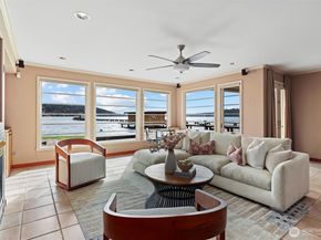 4701 NE Shore Place, Lake Forest Park WA 98155