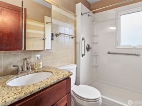 4701 NE Shore Place, Lake Forest Park WA 98155