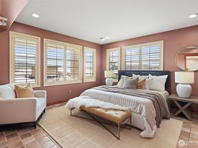 4701 NE Shore Place, Lake Forest Park WA 98155