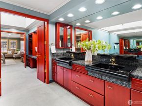 4701 NE Shore Place, Lake Forest Park WA 98155