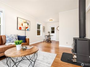 16011 27th Avenue NE, Shoreline WA 98155