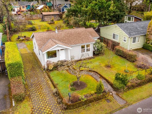 16011 27th Avenue NE, Shoreline WA 98155
