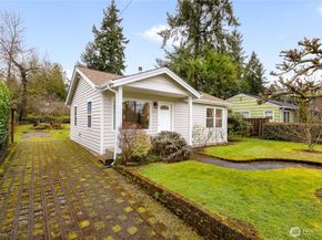 16011 27th Avenue NE, Shoreline WA 98155
