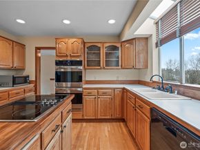 7025 14th Avenue SW, Seattle WA 98106