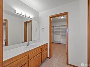 7025 14th Avenue SW, Seattle WA 98106