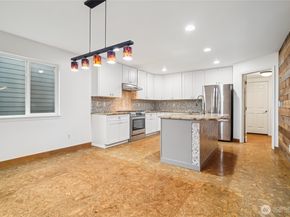 23918 SE 5th Street, Sammamish WA 98074