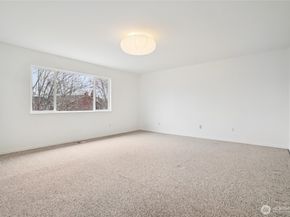 23918 SE 5th Street, Sammamish WA 98074