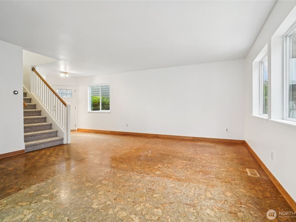 23918 SE 5th Street, Sammamish WA 98074