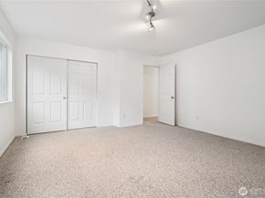 23918 SE 5th Street, Sammamish WA 98074