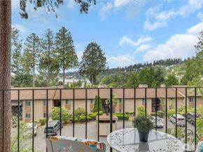 11643 100th Avenue NE B3, Kirkland WA 98034
