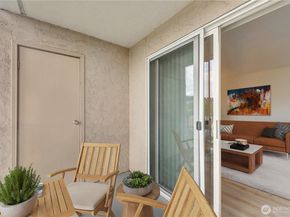 11643 100th Avenue NE B3, Kirkland WA 98034