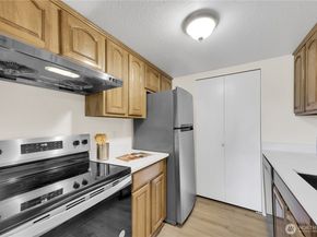 11643 100th Avenue NE B3, Kirkland WA 98034